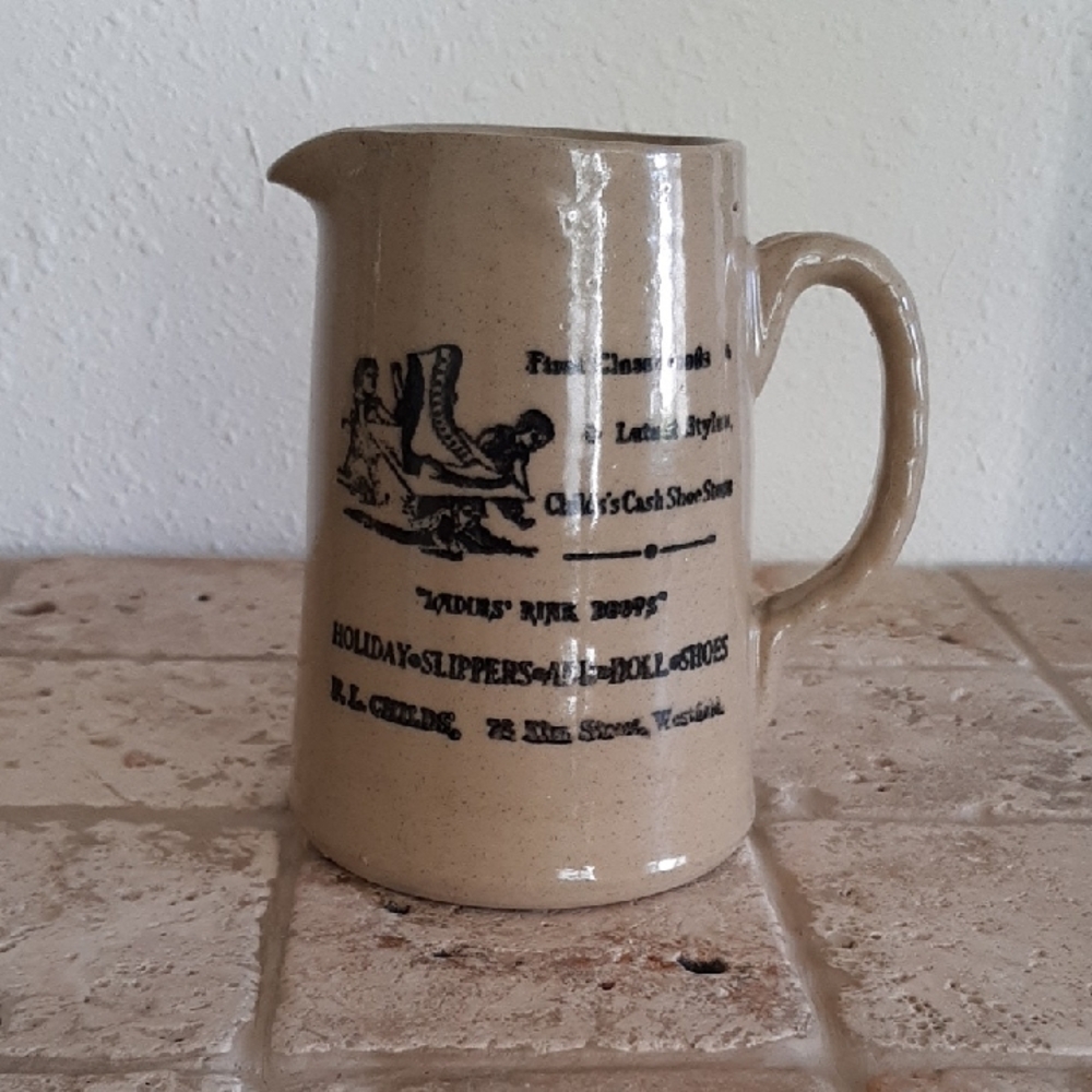 Pearson's 1 Pint Pitcher 6"